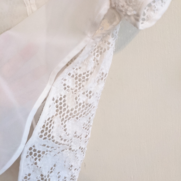 🌲Women's Lace Blouse Size S - Picture 9 of 10